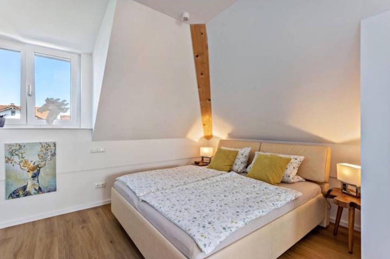 Terralpin Apartments - Charmante Dg Wohnung Mit Balkon บรุคมุห์ล ภายนอก รูปภาพ